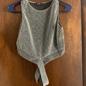 cross band cropped tank top